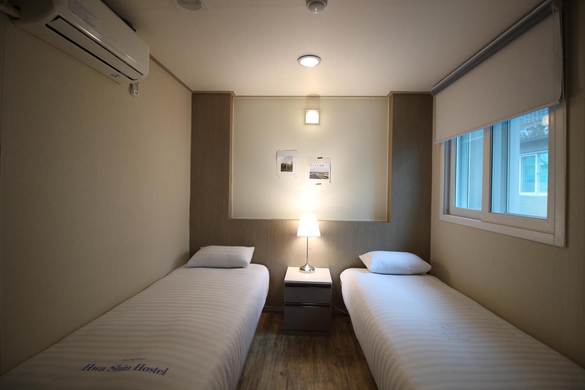 Dongdaemun Hwashin Hostel Seoel Buitenkant foto